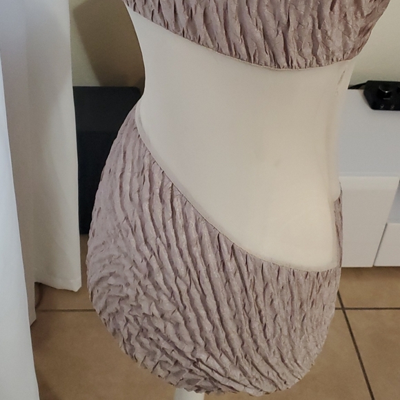 Dress - Picture 6 of 6